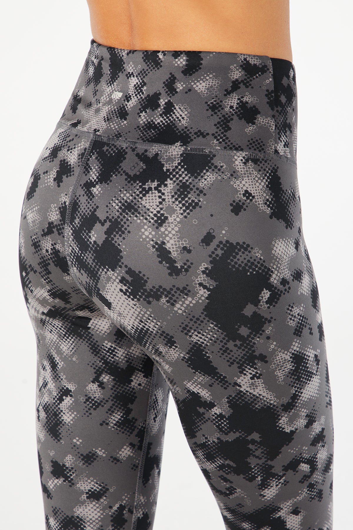 Nilly Legging (Black Circle Half Tone Camo)