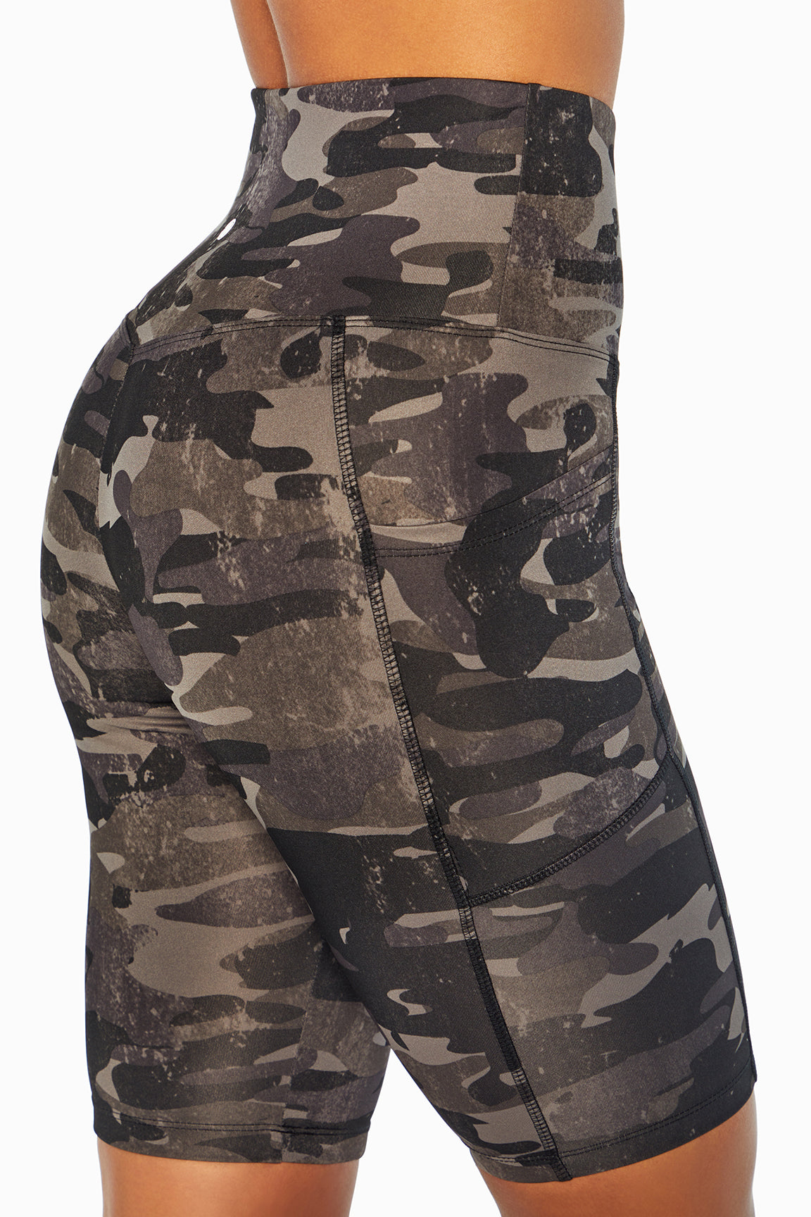 Fiona Bermuda 11" (Black Tonal Washed Camo)