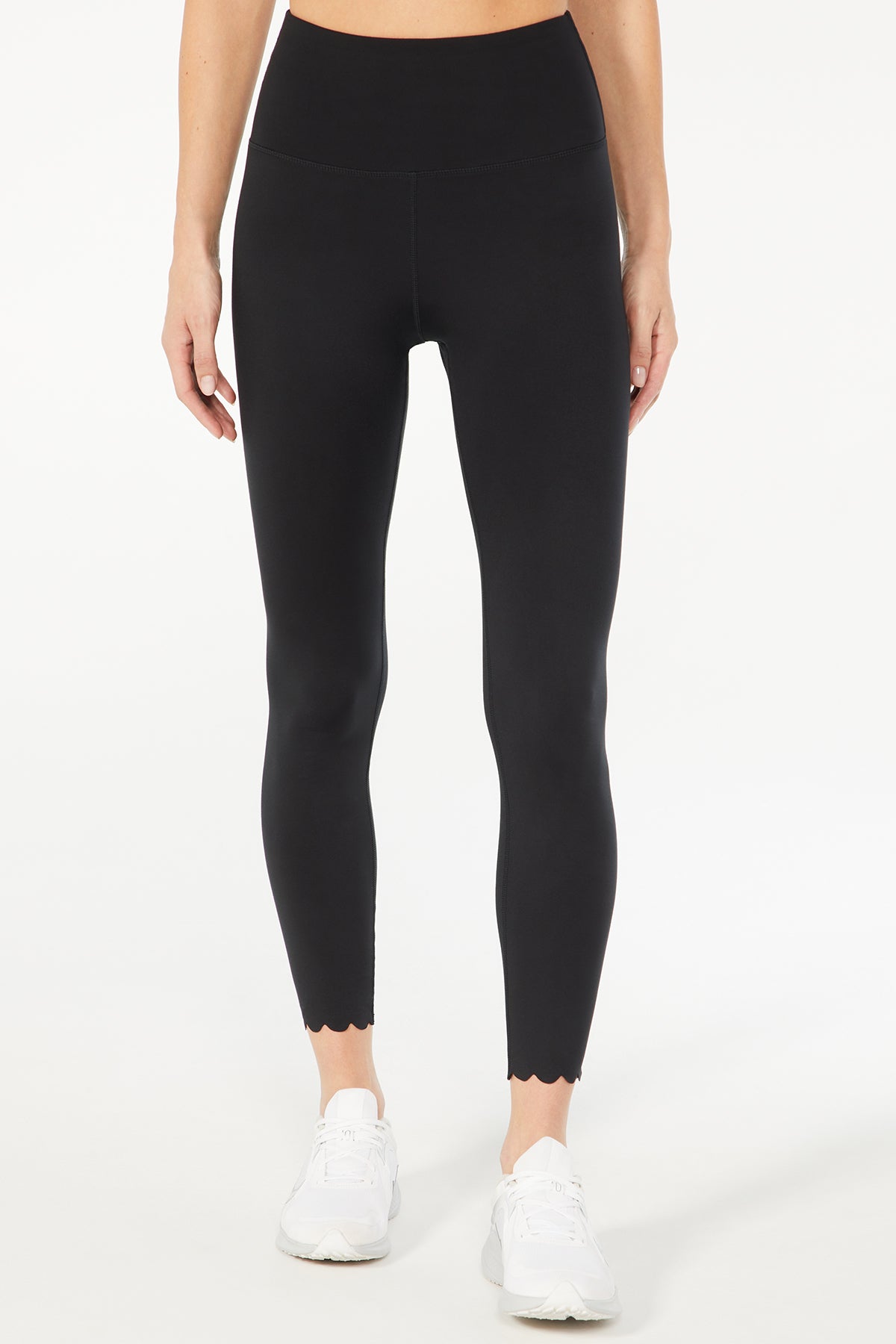 Yoga Leggings With Scalloped Hem Scallop Legging (Black)