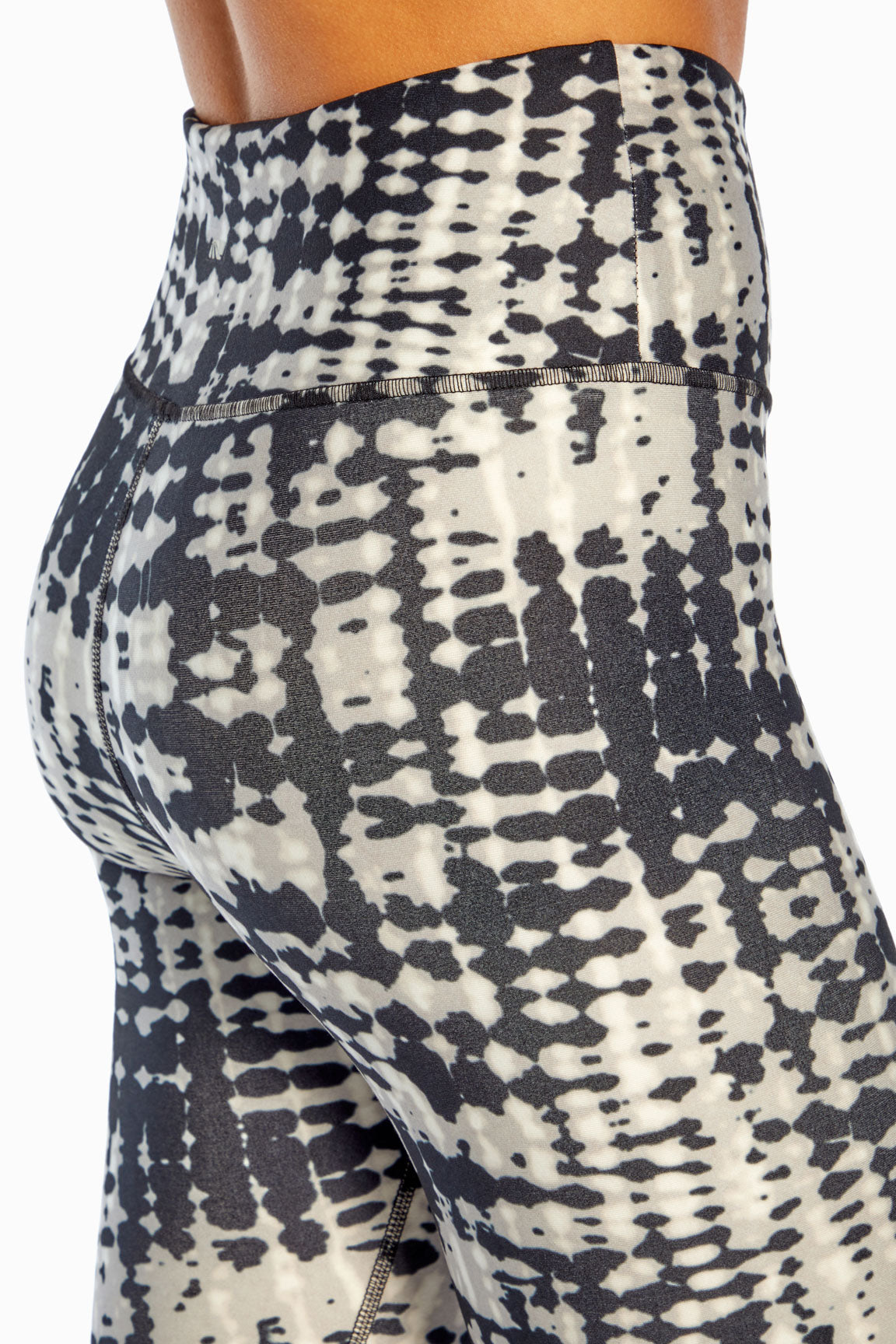 Nilly Legging (Alligator Tie Dye Black/Grey)