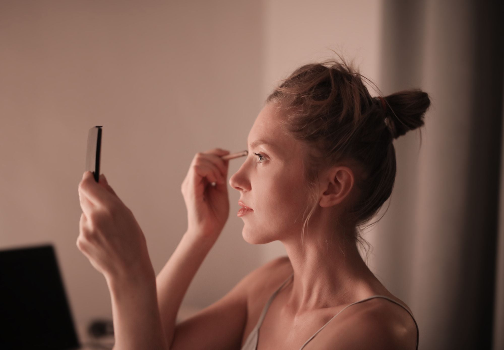 Beauty on the Go: Quick and Easy Makeup Tips for Busy Women