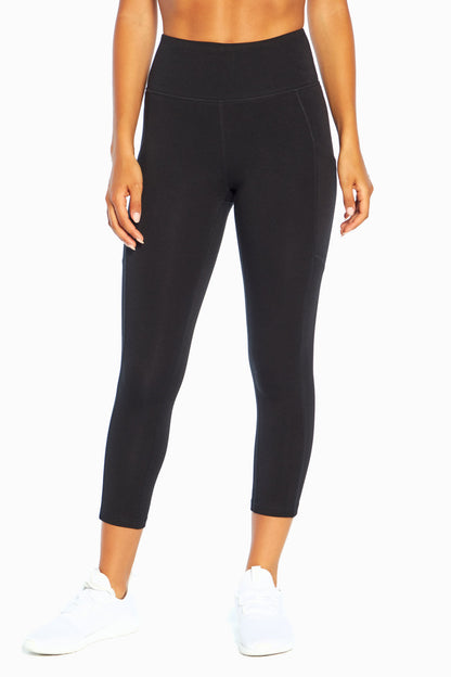 Bailee High Rise Pocket Capri (Black)