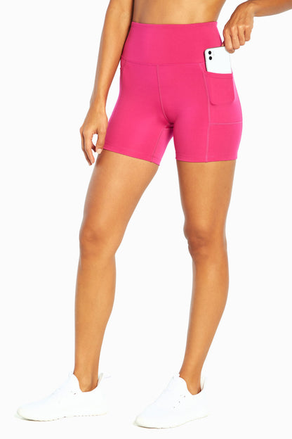 High Rise Pocket 5&quot; Short (Fuchsia Red)