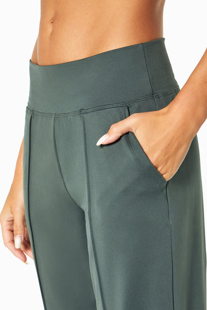 Ruby Jogger (Urban Chic)