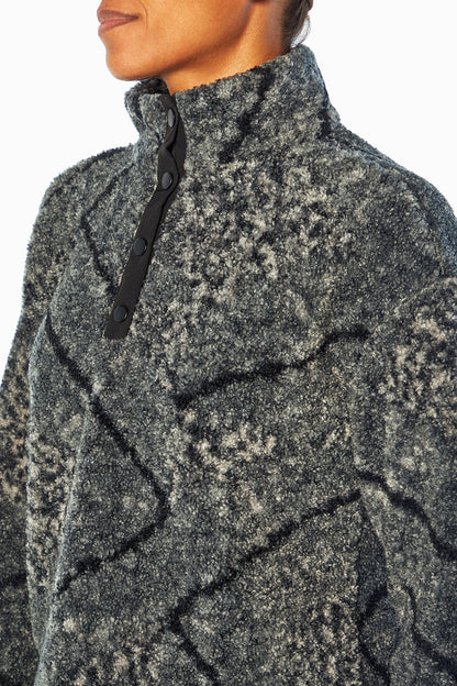 Tyra Pullover (Black Cheetah Bandana)